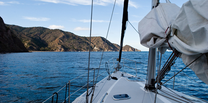 catalina sailboat arriving at Catalina Island